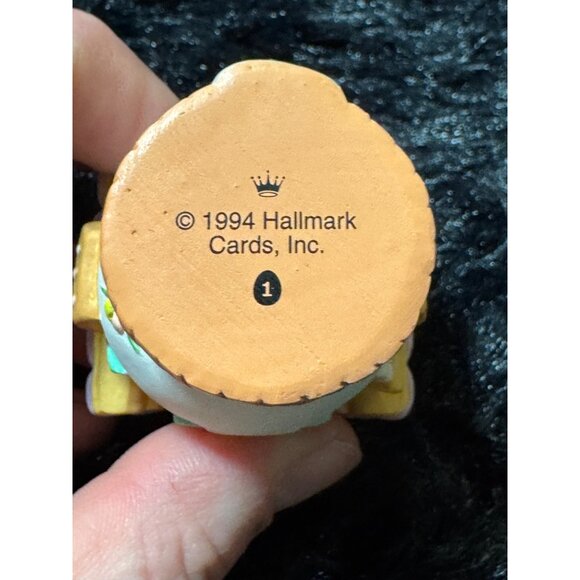 Hallmark Keepsake Ornament Apple Blossom Lane 1995 Easter Collection - Picture 3 of 7